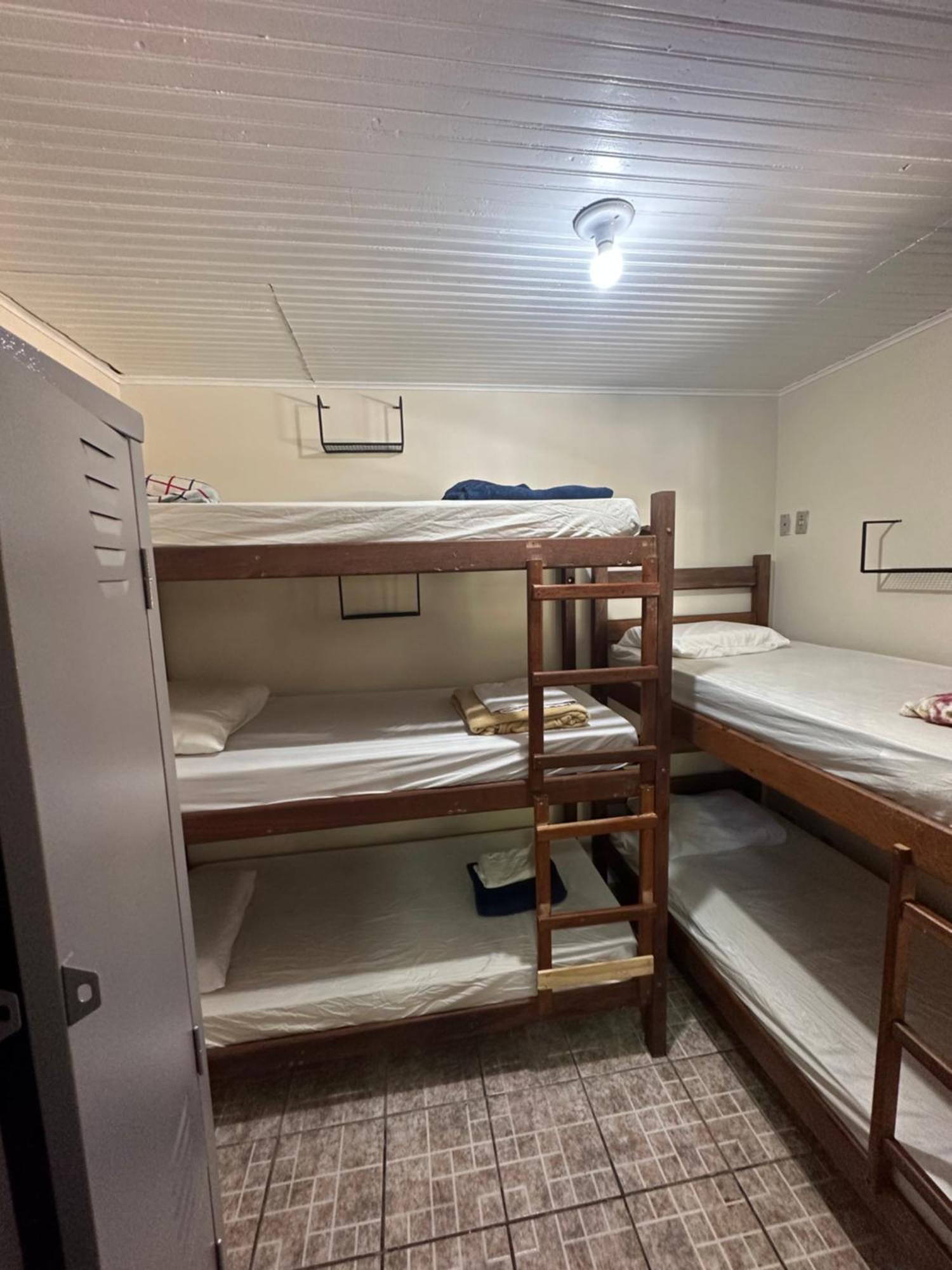 Mahalo Hostel Abraão Eksteriør billede