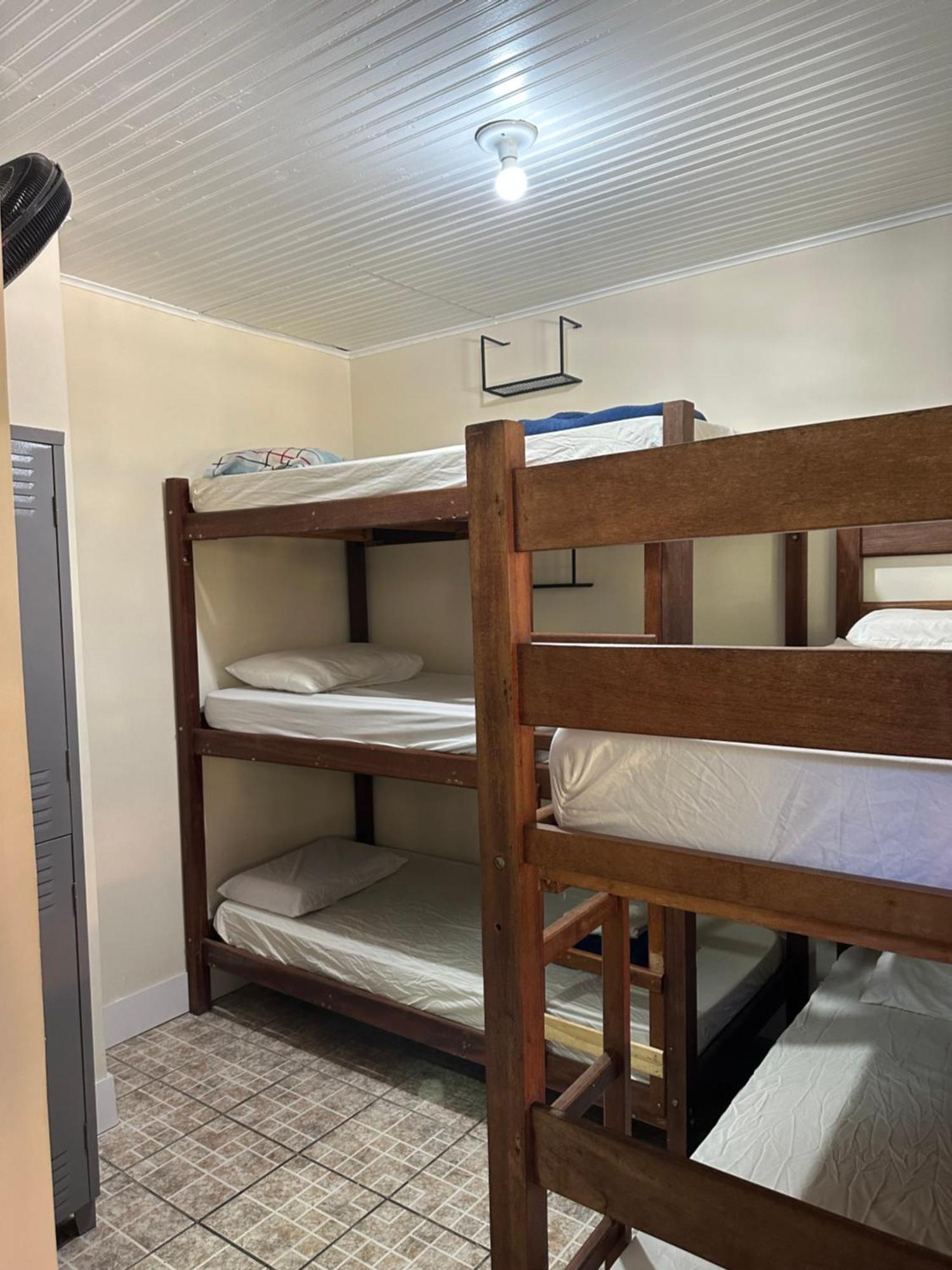 Mahalo Hostel Abraão Eksteriør billede